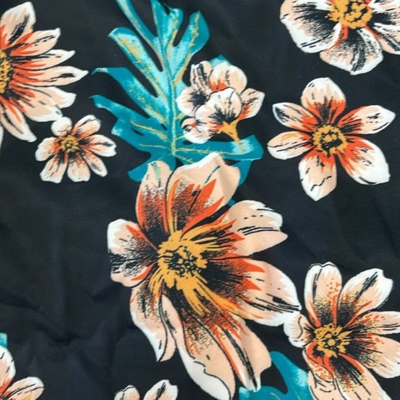 DG2 by Diane Gilman Women's Floral Ruffle Sleeve Blouse - Picture 7 of 7